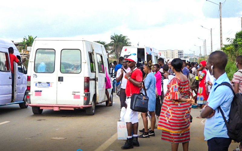 TRANSPORT URBAIN: Abidjan, de longues attentes pour obtenir un moyen de déplacement