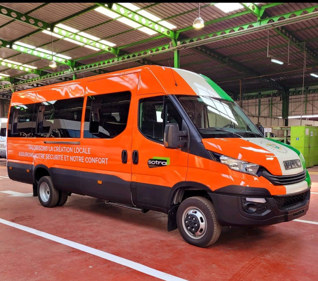 Mobilité urbaine : La Côte d’Ivoire assemble officiellement ses propres véhicules de type minibus